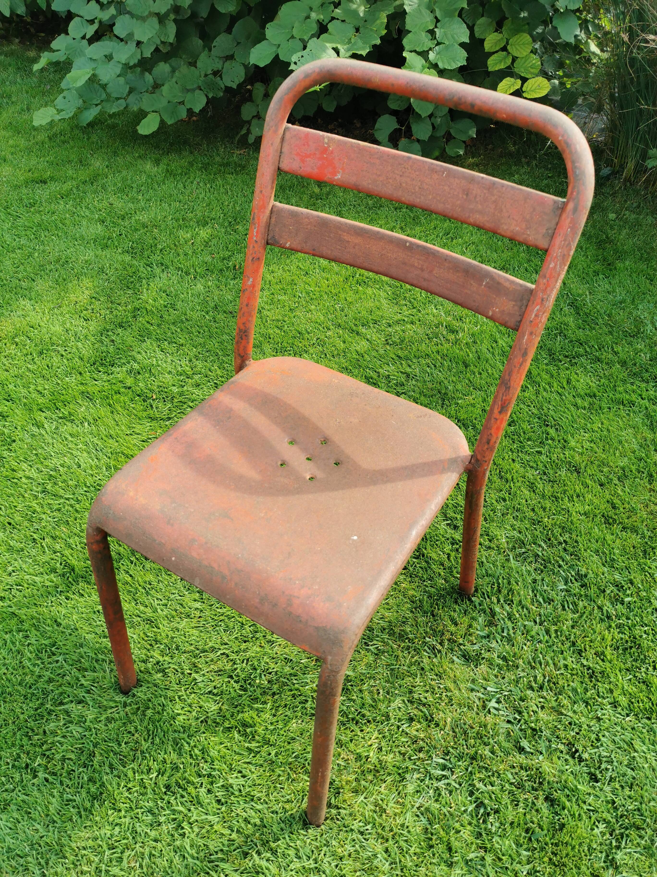 A Tolix bistro chair