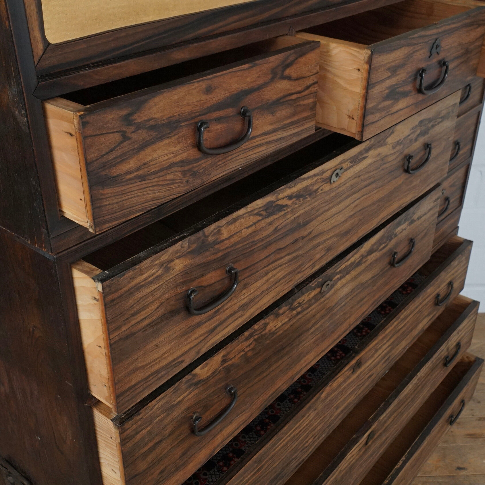 19th century Japanese cabinet in rosewood