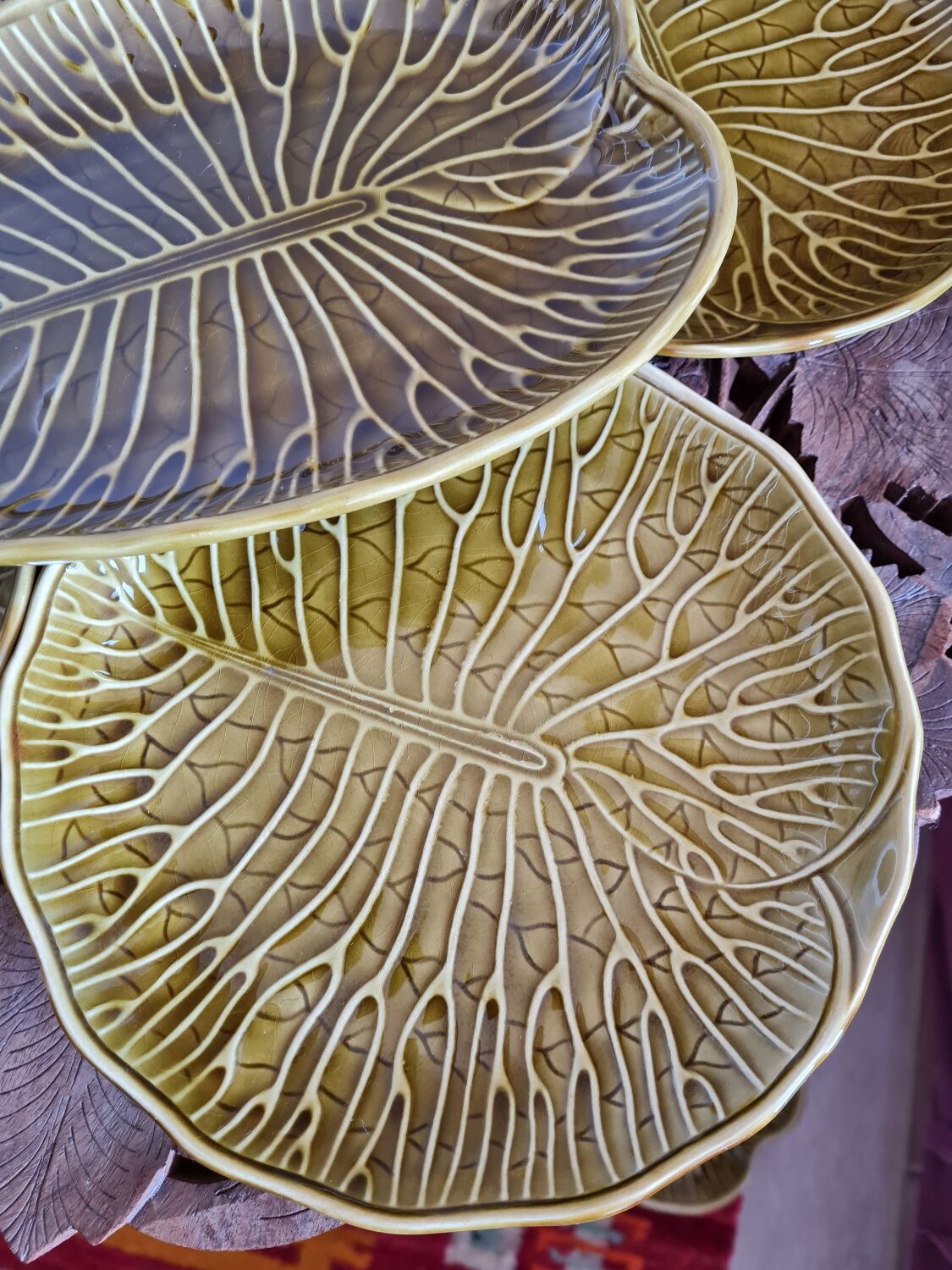 Plates Gien lotus flowers