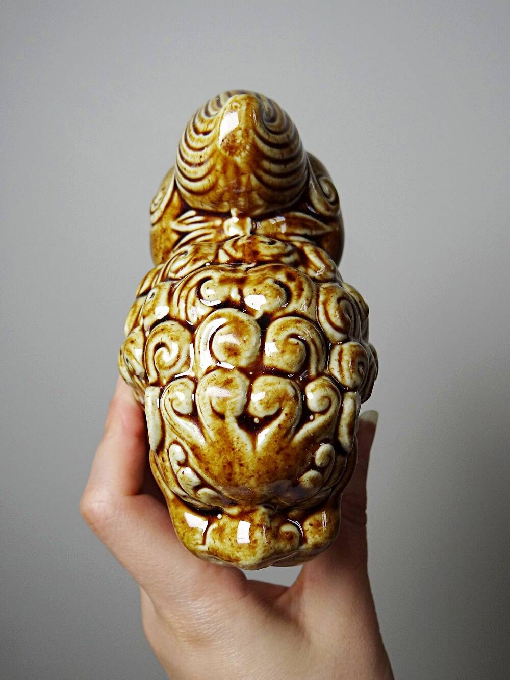 Vintage 60s-70s brown glazed ceramic Foo dog ashtray.