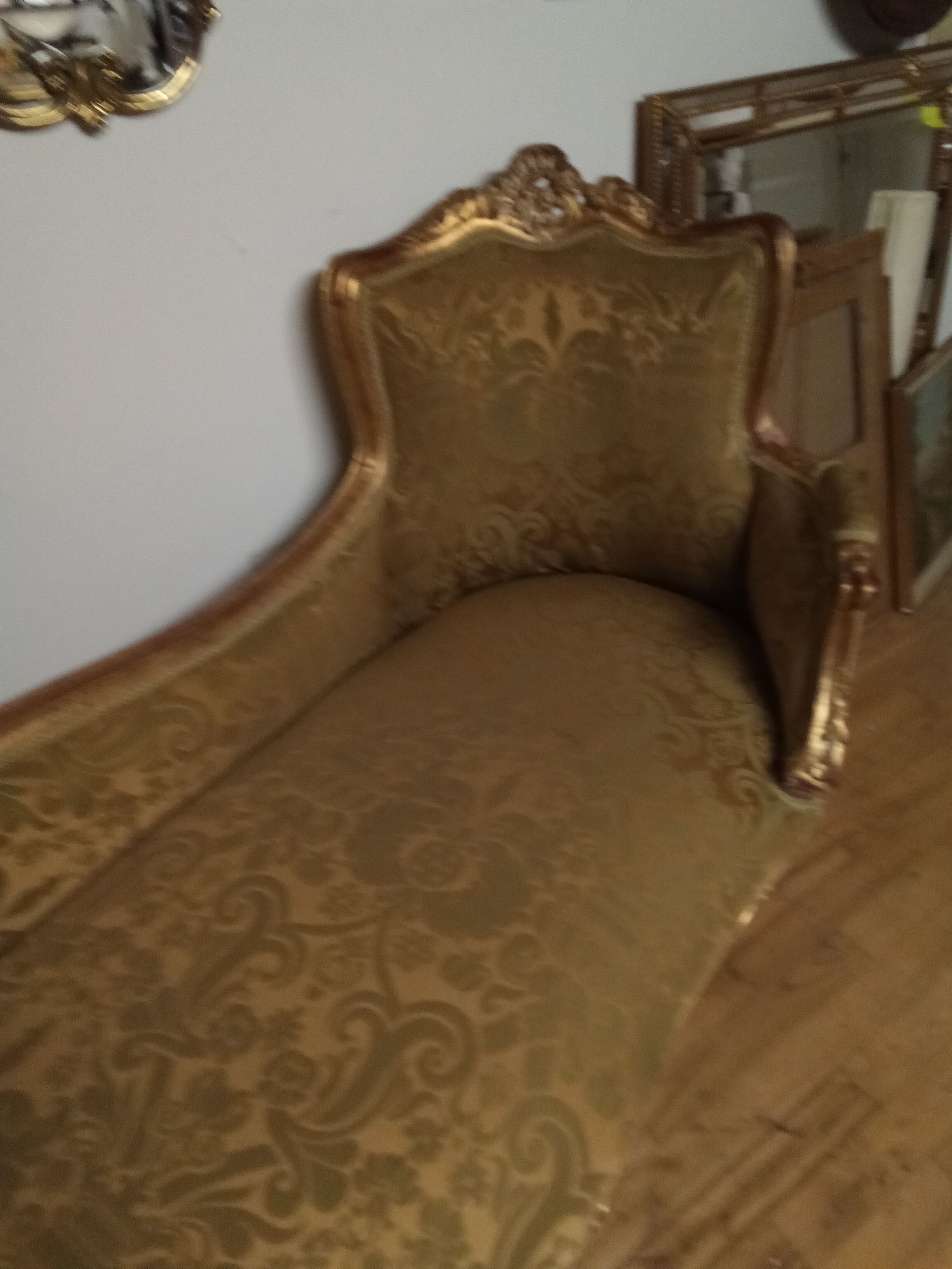 Meridian rococo golden