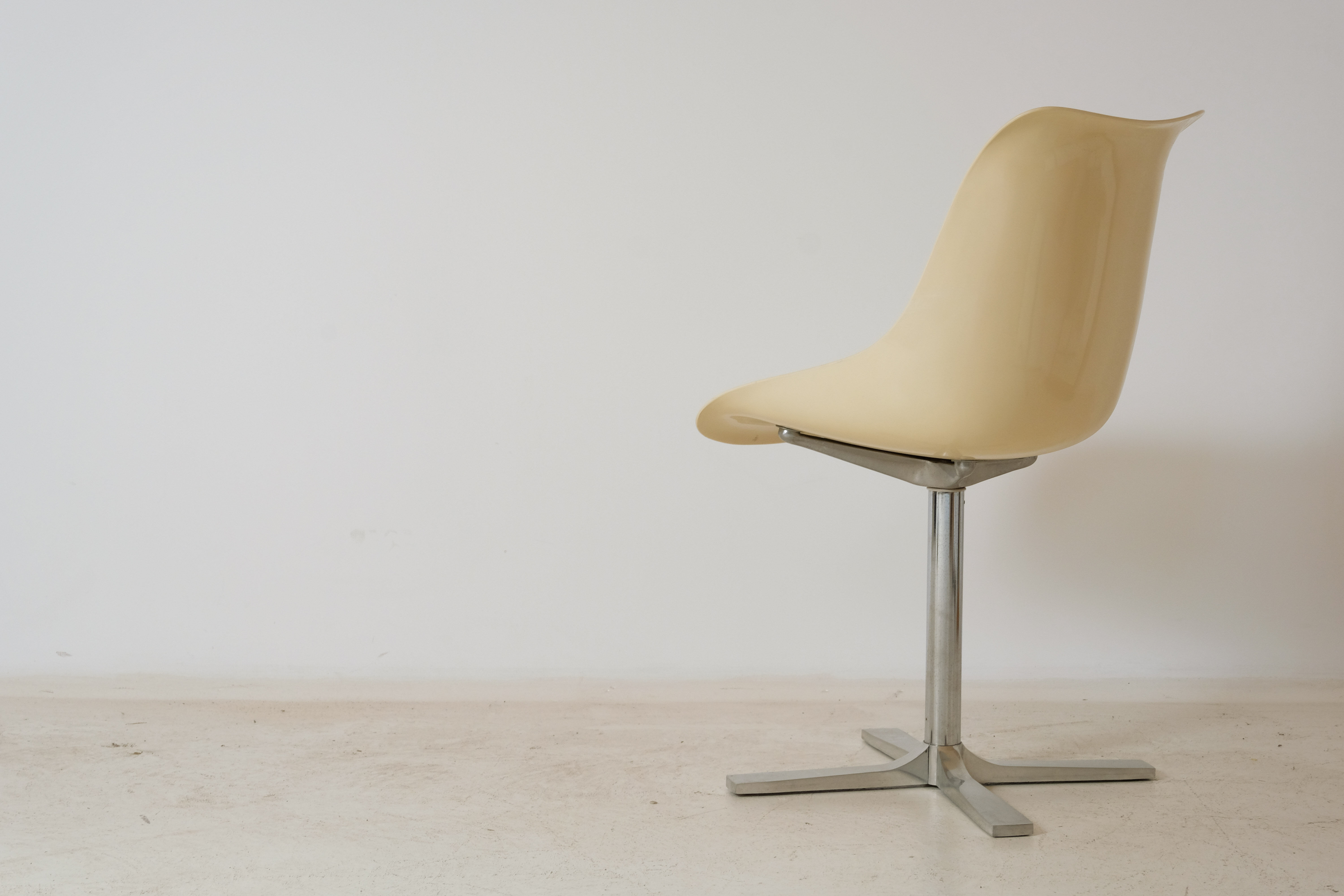 Chaise pivotante Roche Bobois 1970