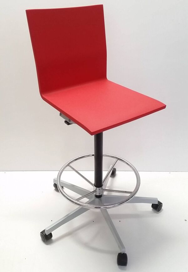 Chaise haute ou de bar rouge Maarten Van Severen .04