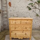 Sandblasted chest of drawers