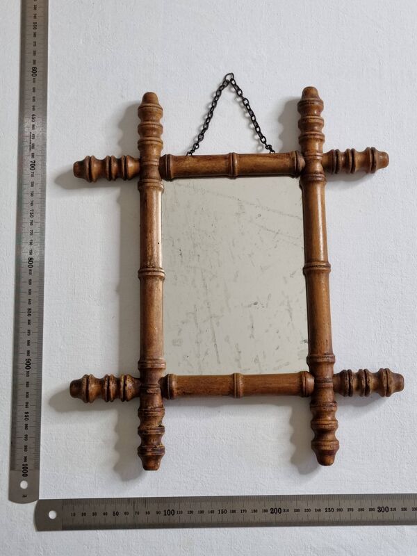Petit miroir mural ancien en bois tourné façon bambou, XIXe, 38 x 32  cm