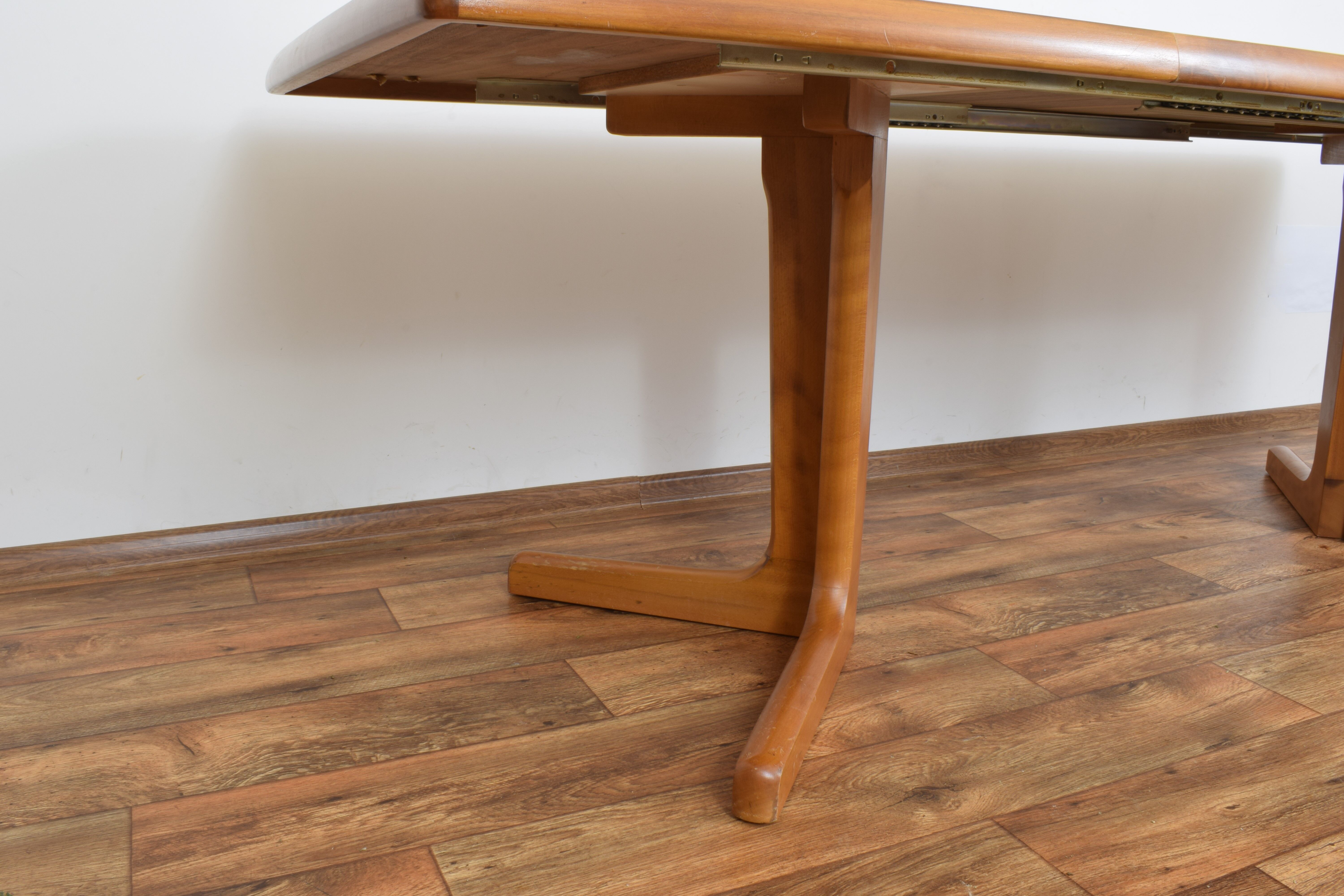 Mid-century danish walnut extendable dining table, 1970