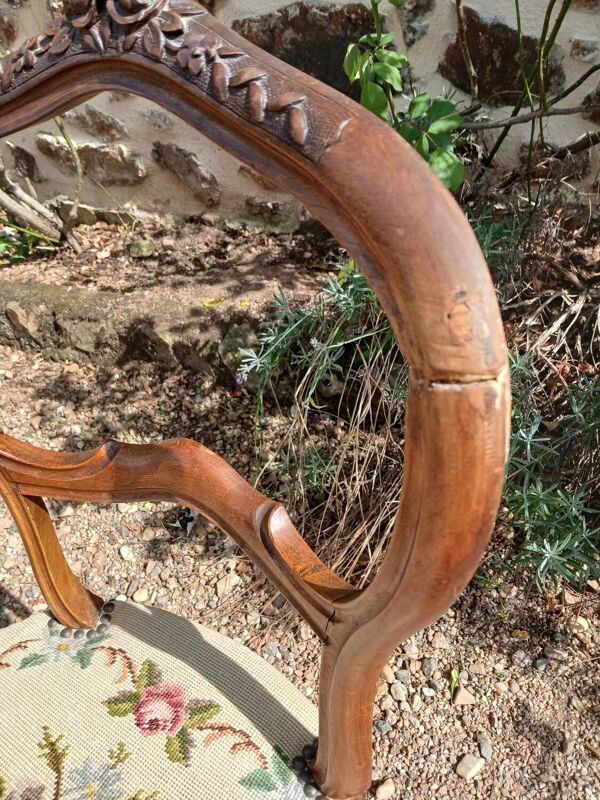Chaise ancienne tapissée