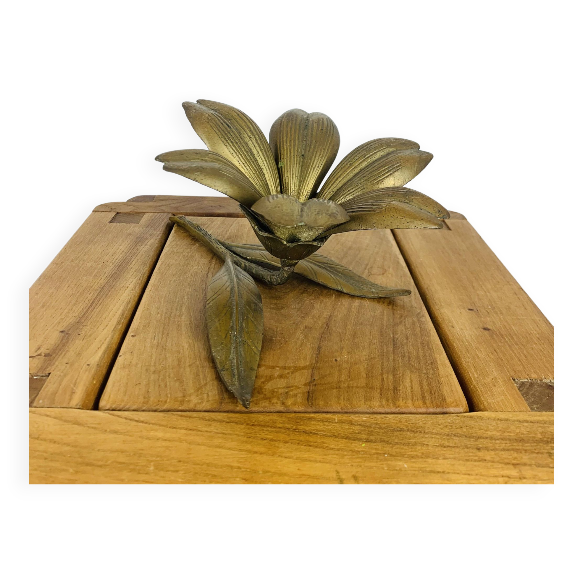 Brass flower ashtrays petals