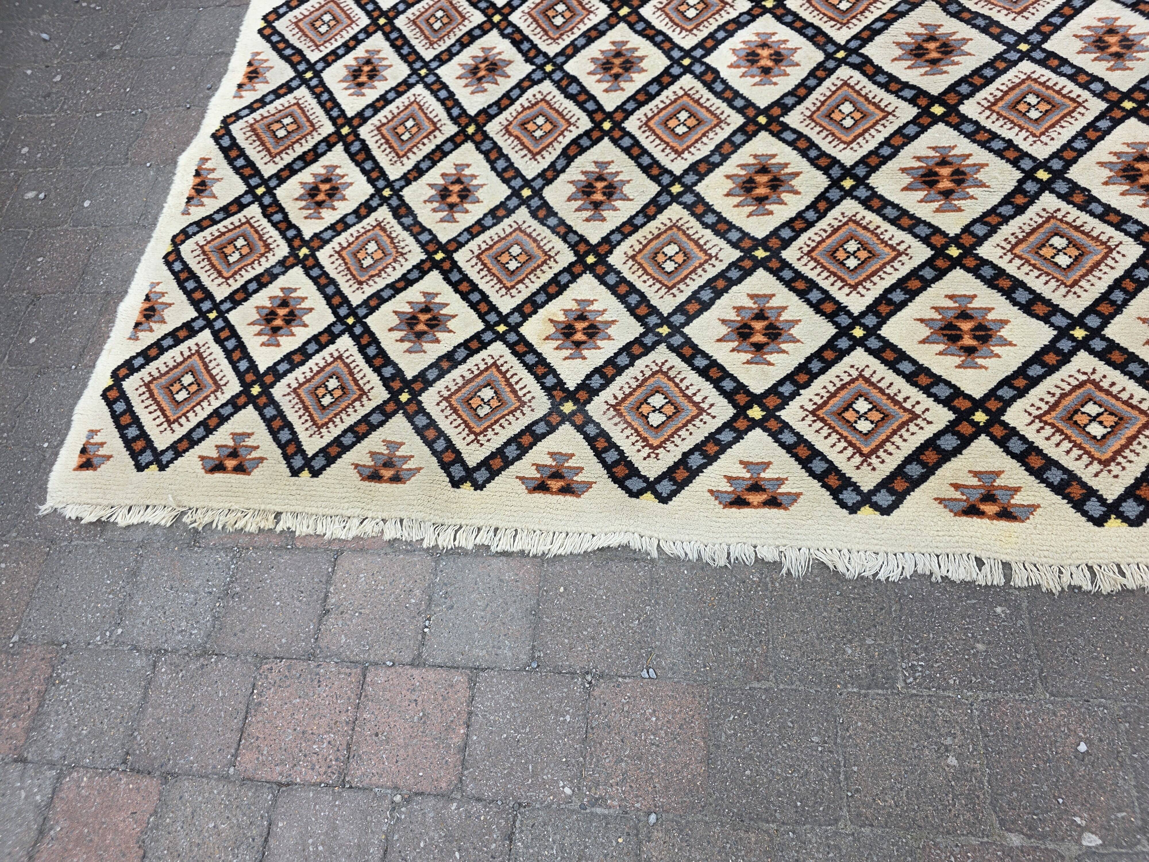 Scandinavian wool rug from the 60s/70s