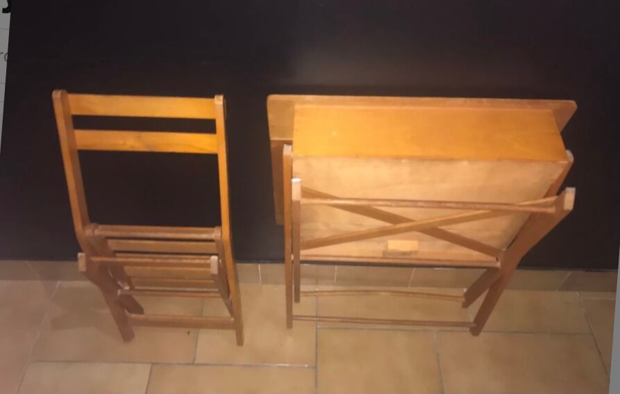 Foldable children's desk