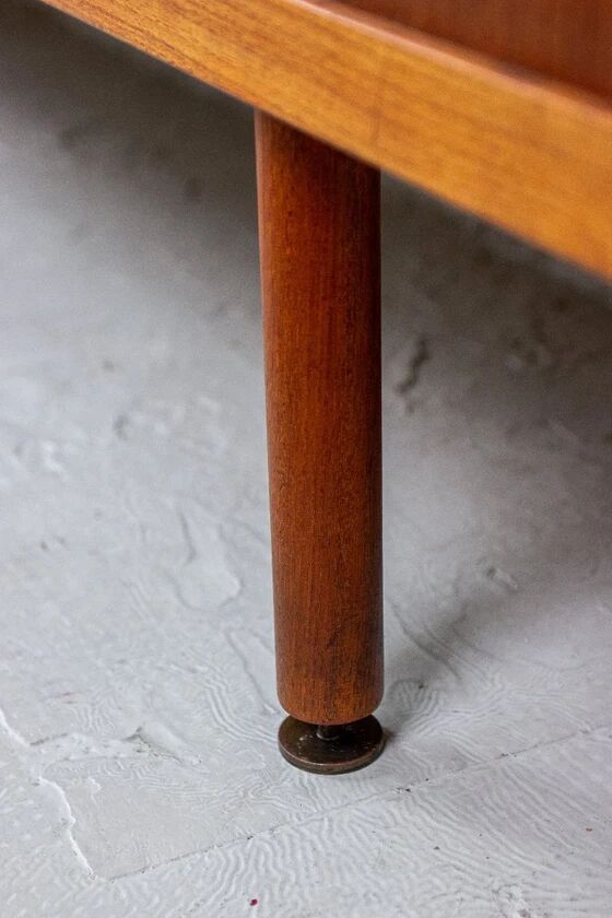 Ejnar Larsen & Aksel Bender sideboard with sliding doors, teak, vintage mid-century Danish design, Næstved Møbelfabrik.