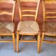 Ensemble de 5 chaises dépareillés en paille