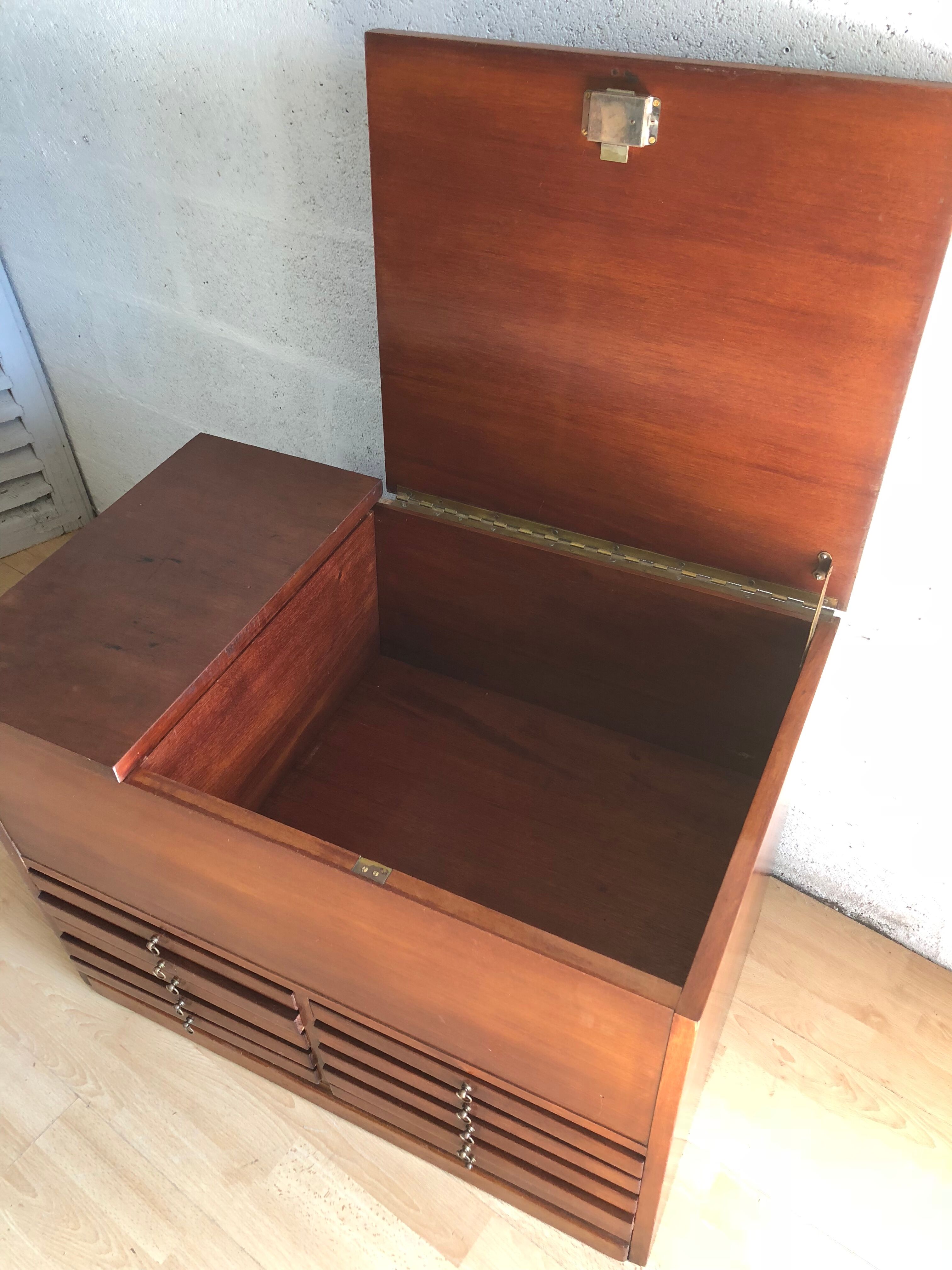 Storage box
