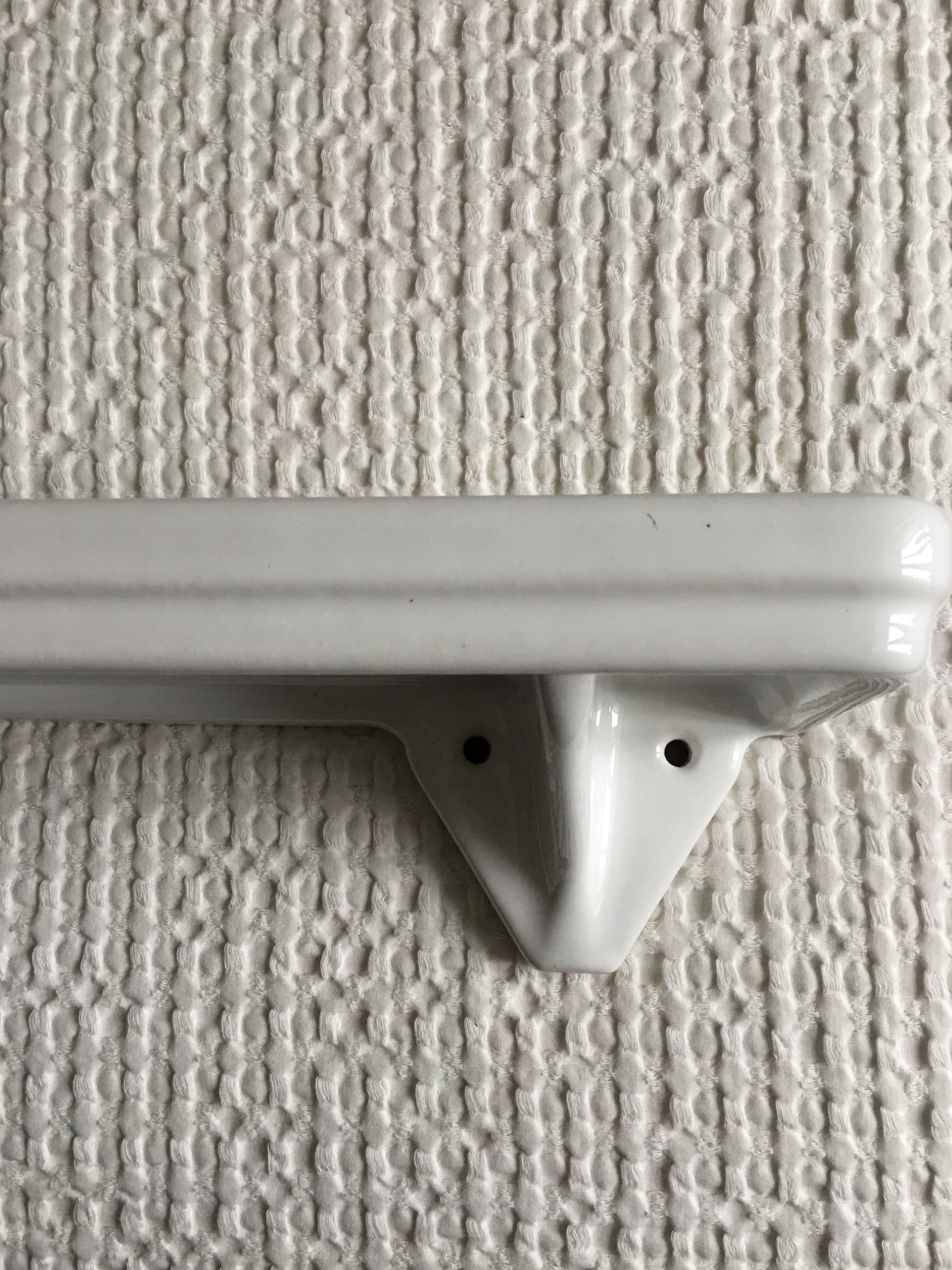 Shelf in white ceramic 1910