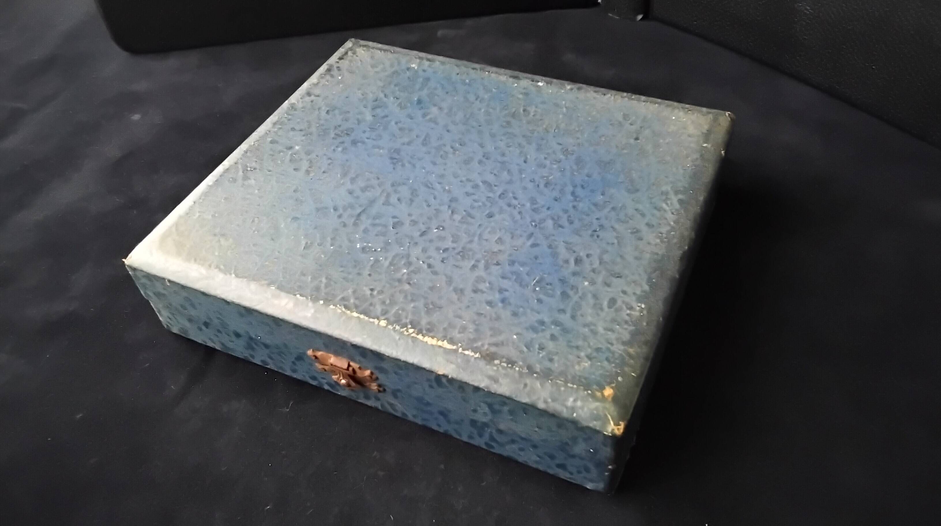 Coffret de 12 fourchettes à huitres en métal argenté