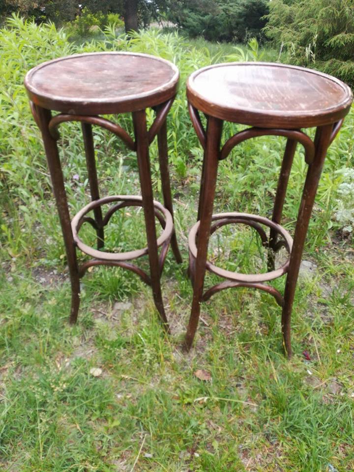 2 bar stools bistro style