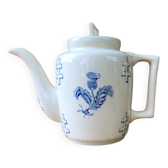 Lunéville teapot decorated with Cross of Lorraine