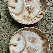 Set of 6 beige earthenware dinner plates, circa 1970, Sarreguemines, France.