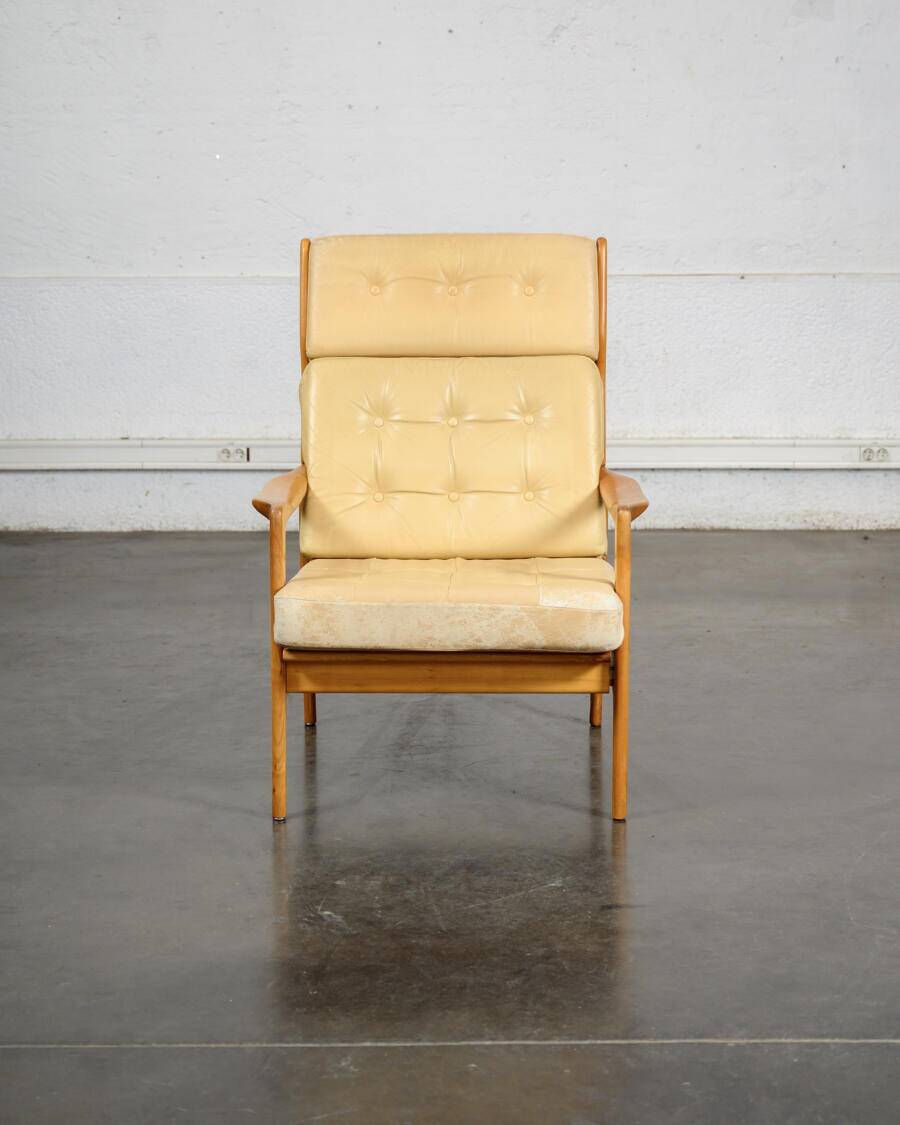 Fauteuil en cuir beige