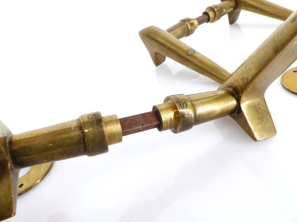 2 paires de poignées de porte modernistes en laiton massif 1950–1960