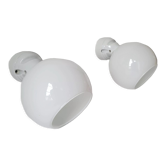 Duo of art deco wall lamps in porcelain and opaline