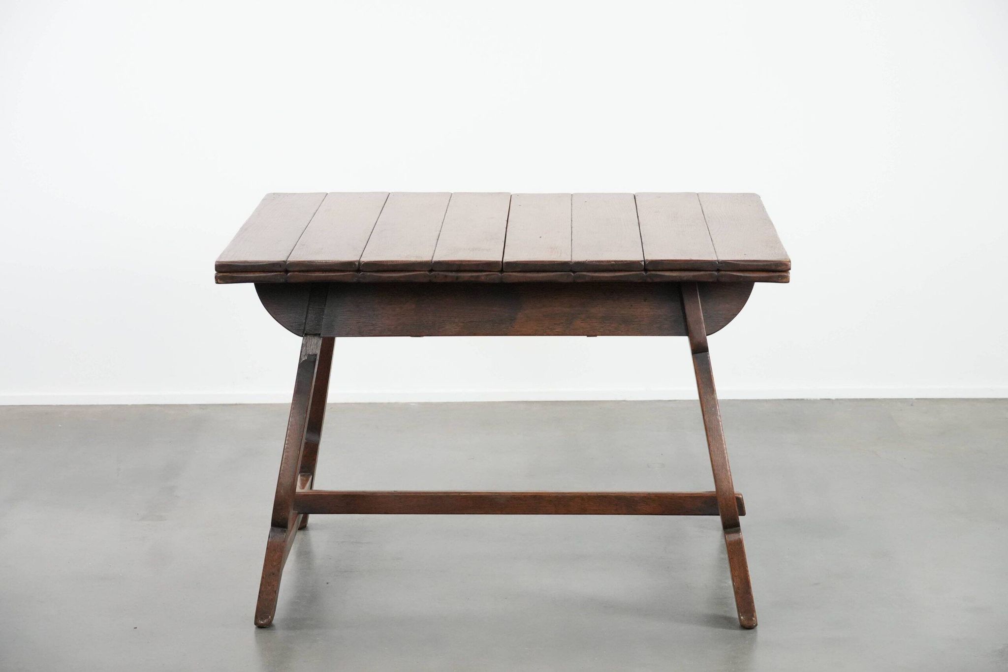 Antique Swiss extendable dining table made of oak from the mid-19th century