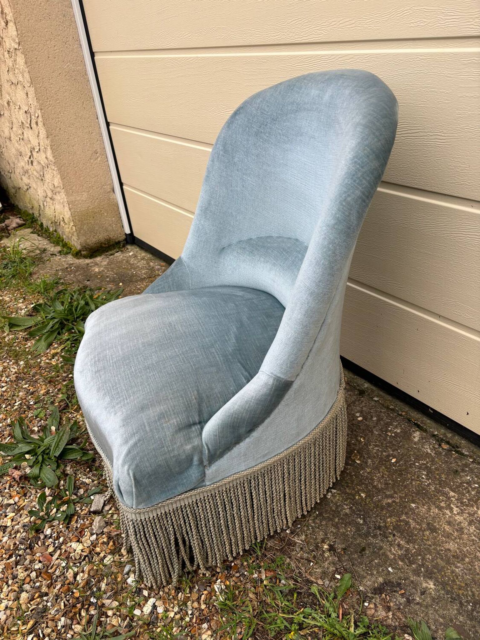 Fauteuil crapaud en velours bleu ciel