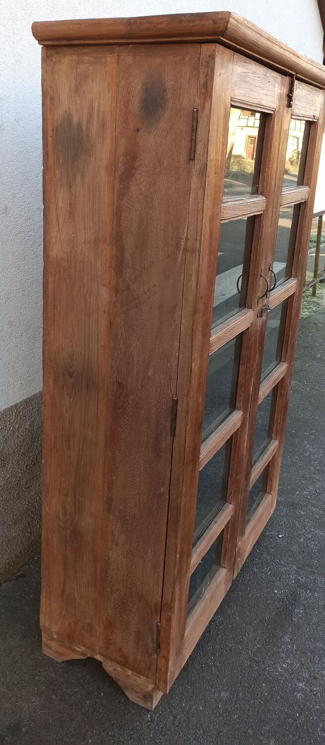 Armoire vitrée en bois