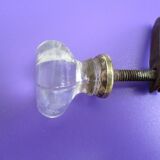 Bouton de meuble ancien en verre