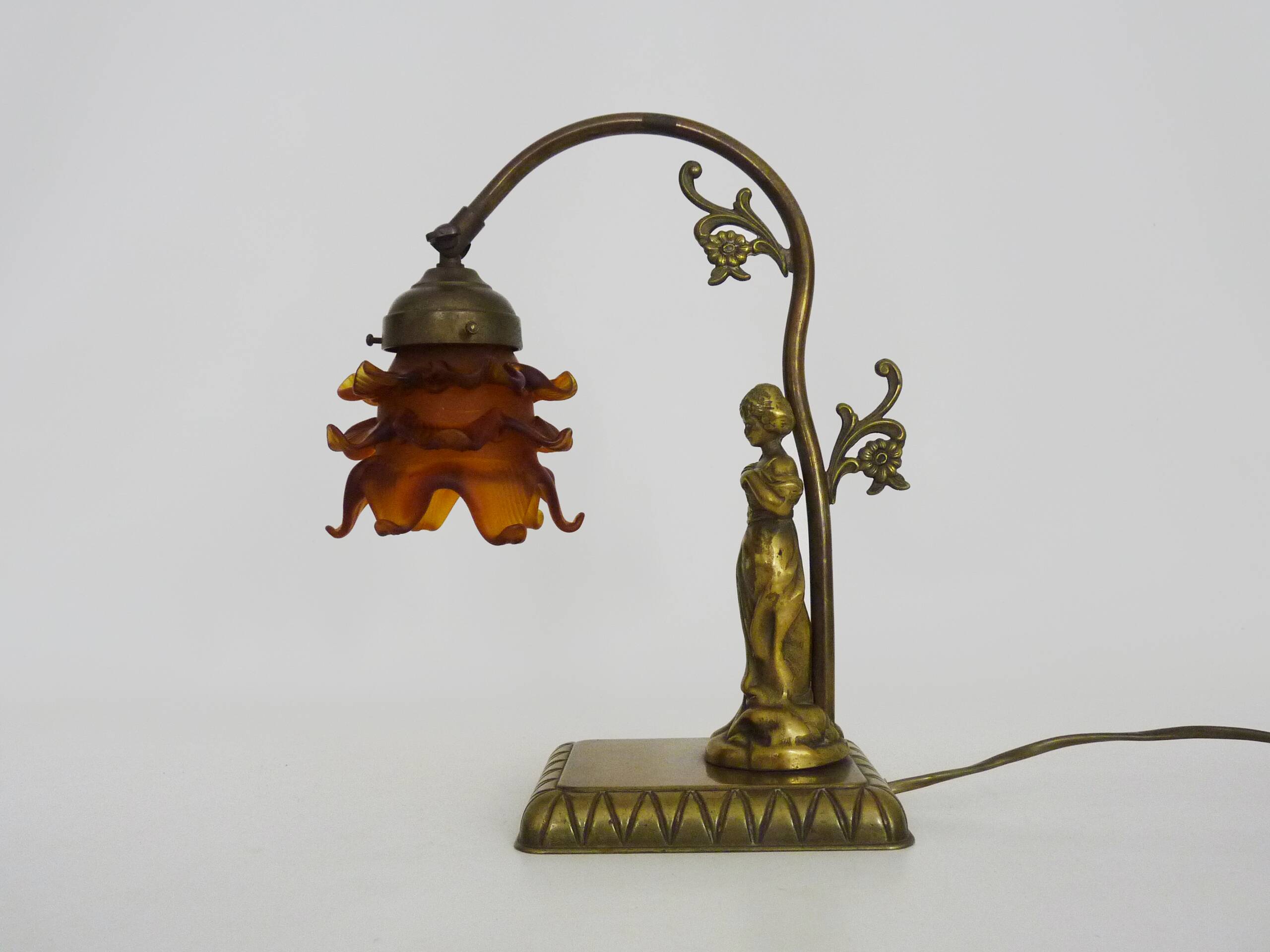 Table lamp, Art Nouveau style, female figure with removable head