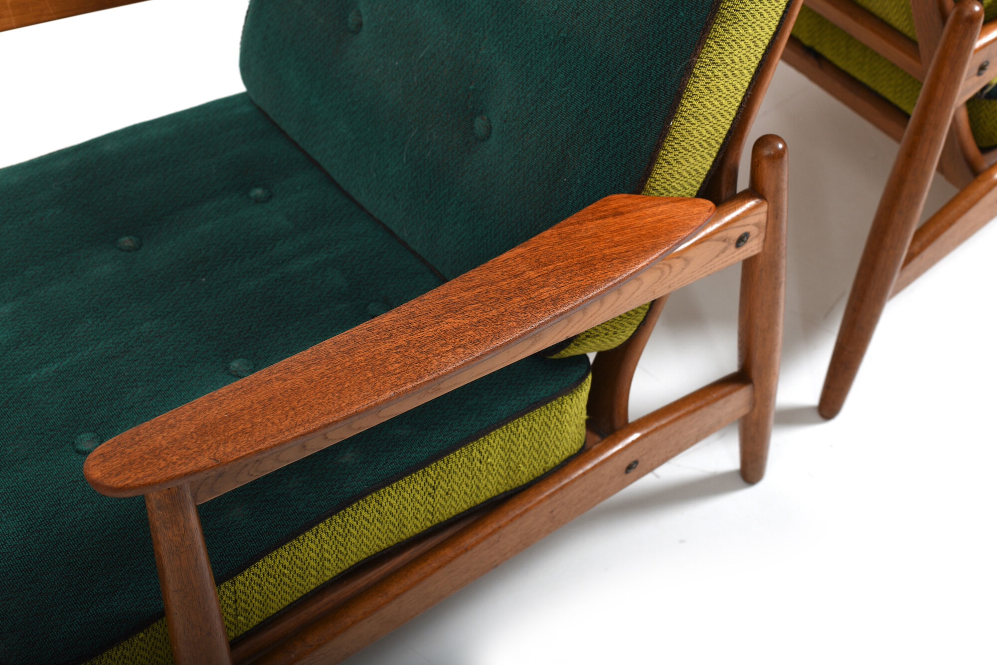 Paire de fauteuils en chêne et teck du début des années 1950