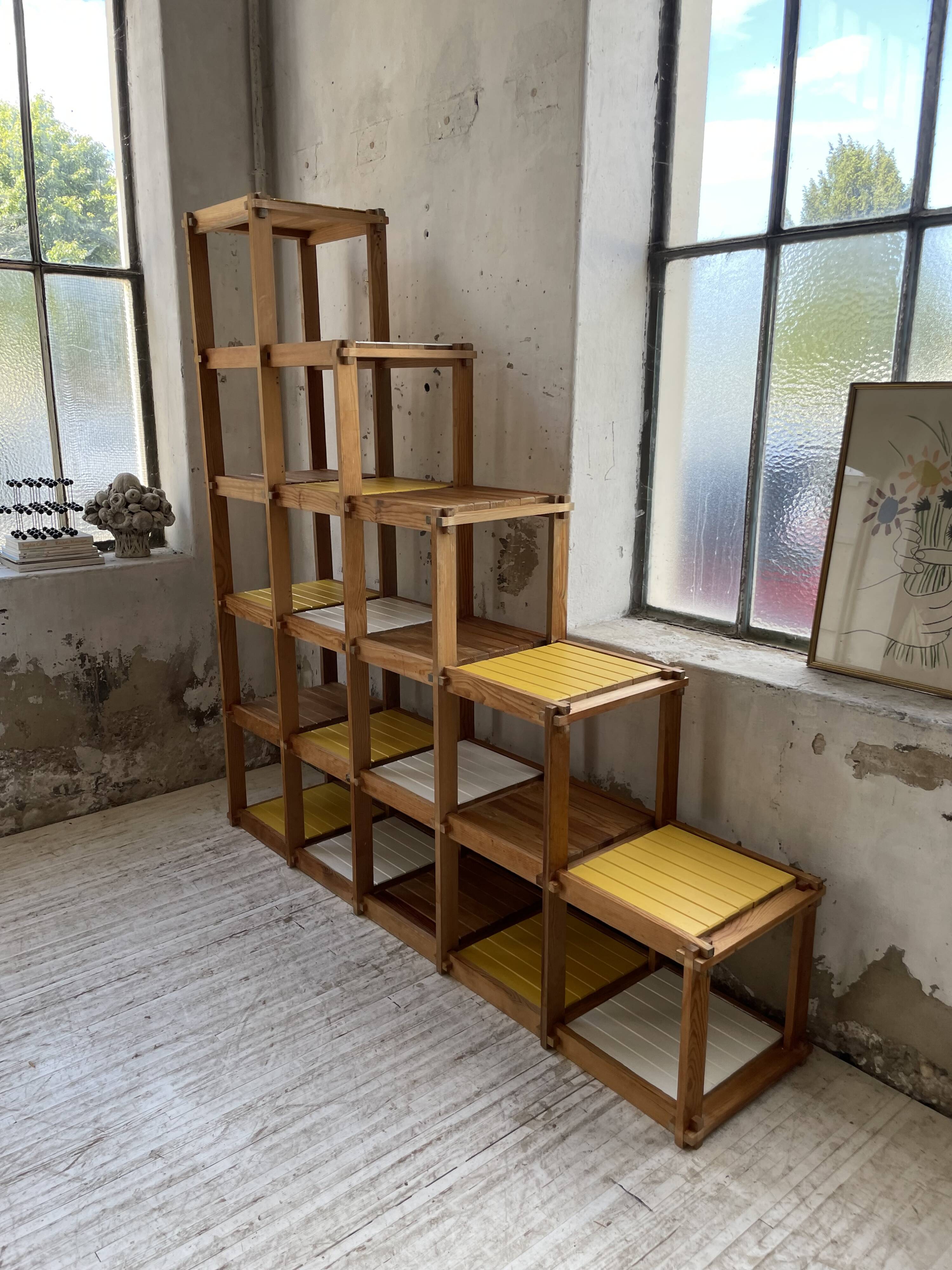 Bauhaus Maison Regain yellow white shelf