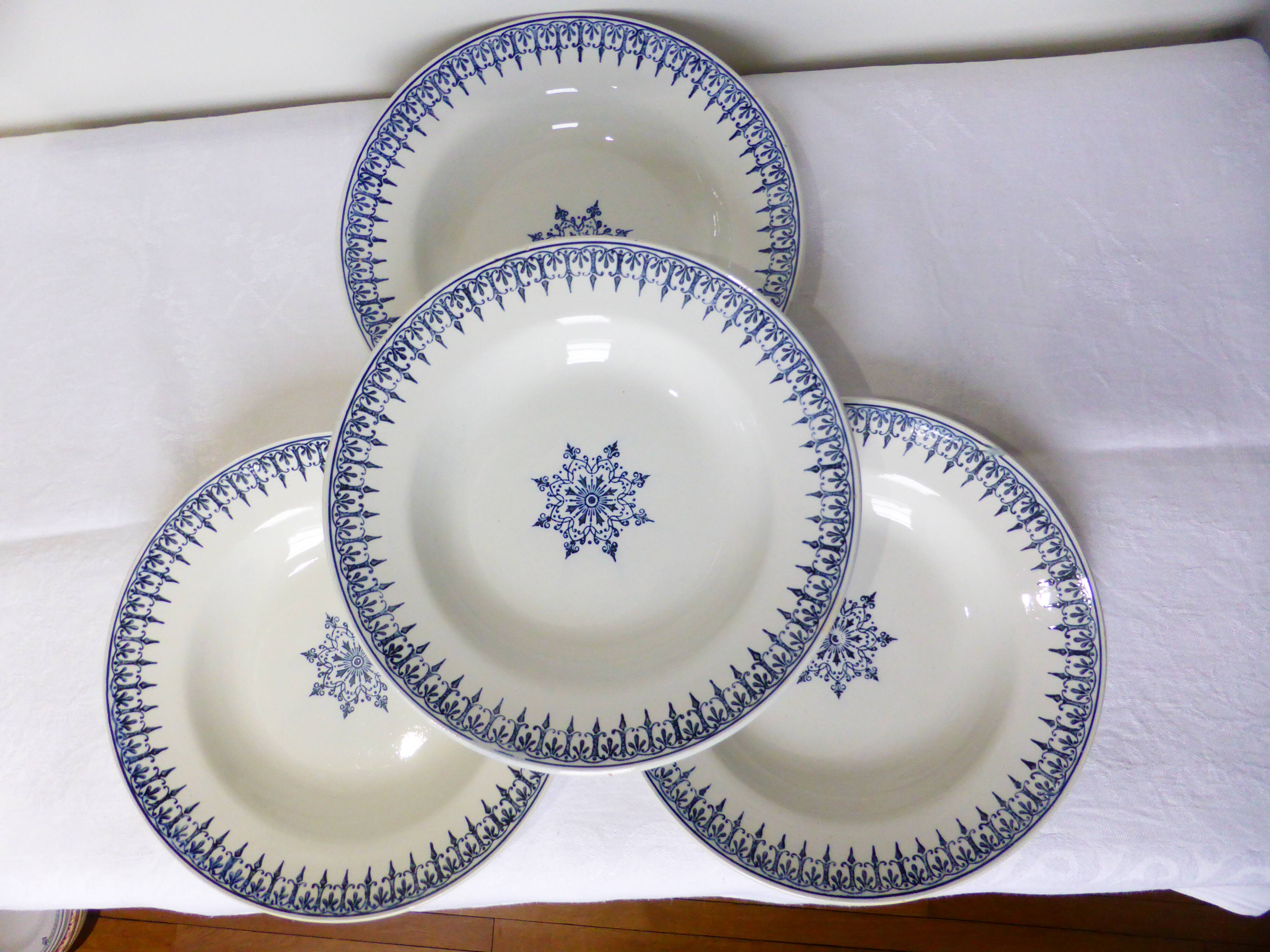 4 deep plates from St Amand model Primax 211240