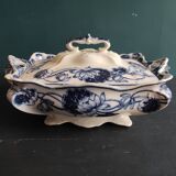 Set of 2 soup tureens, 19th century, Williams & Co. Crown china, Lily patte