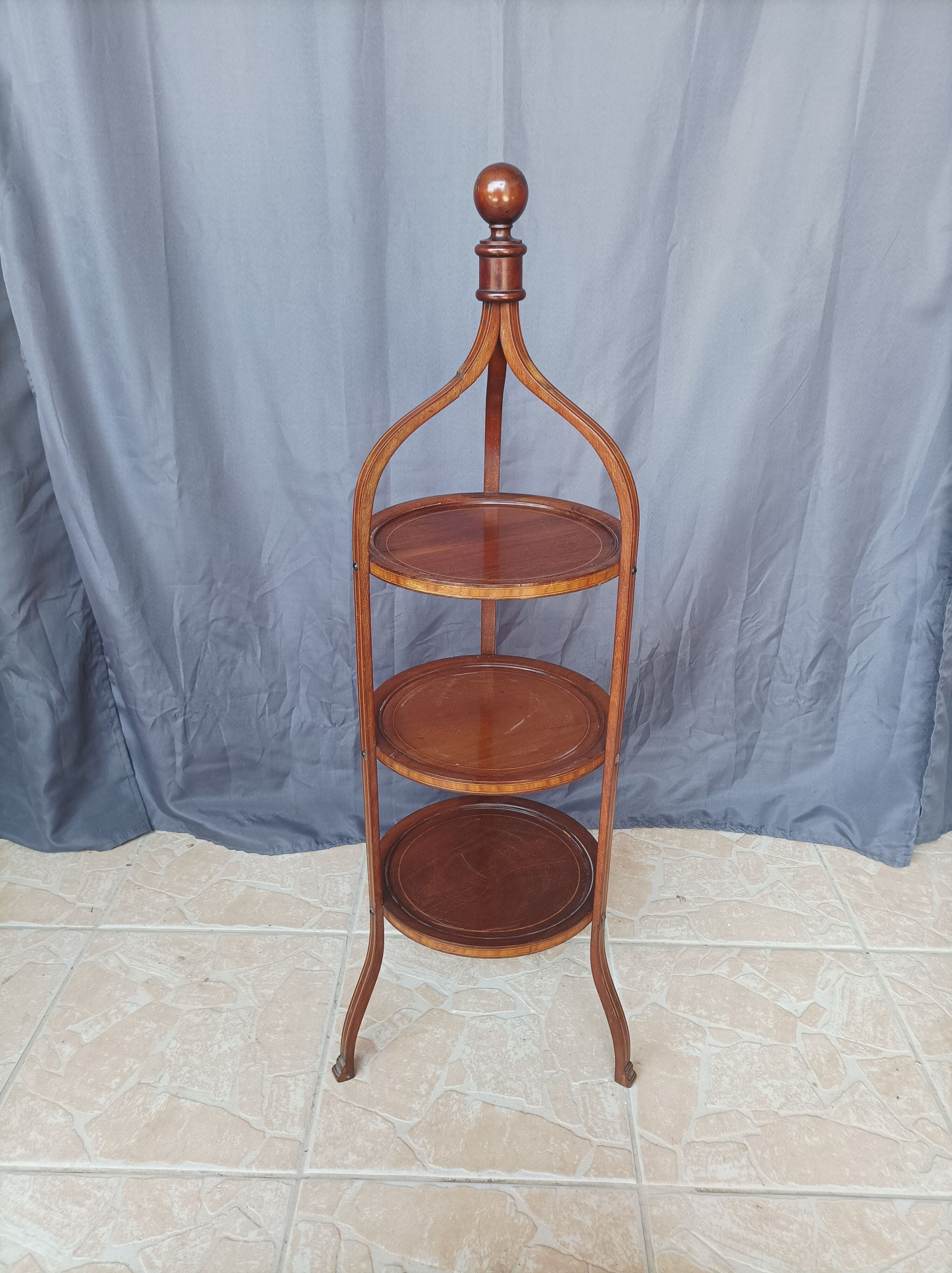 English pedestal table 3 mahogany trays