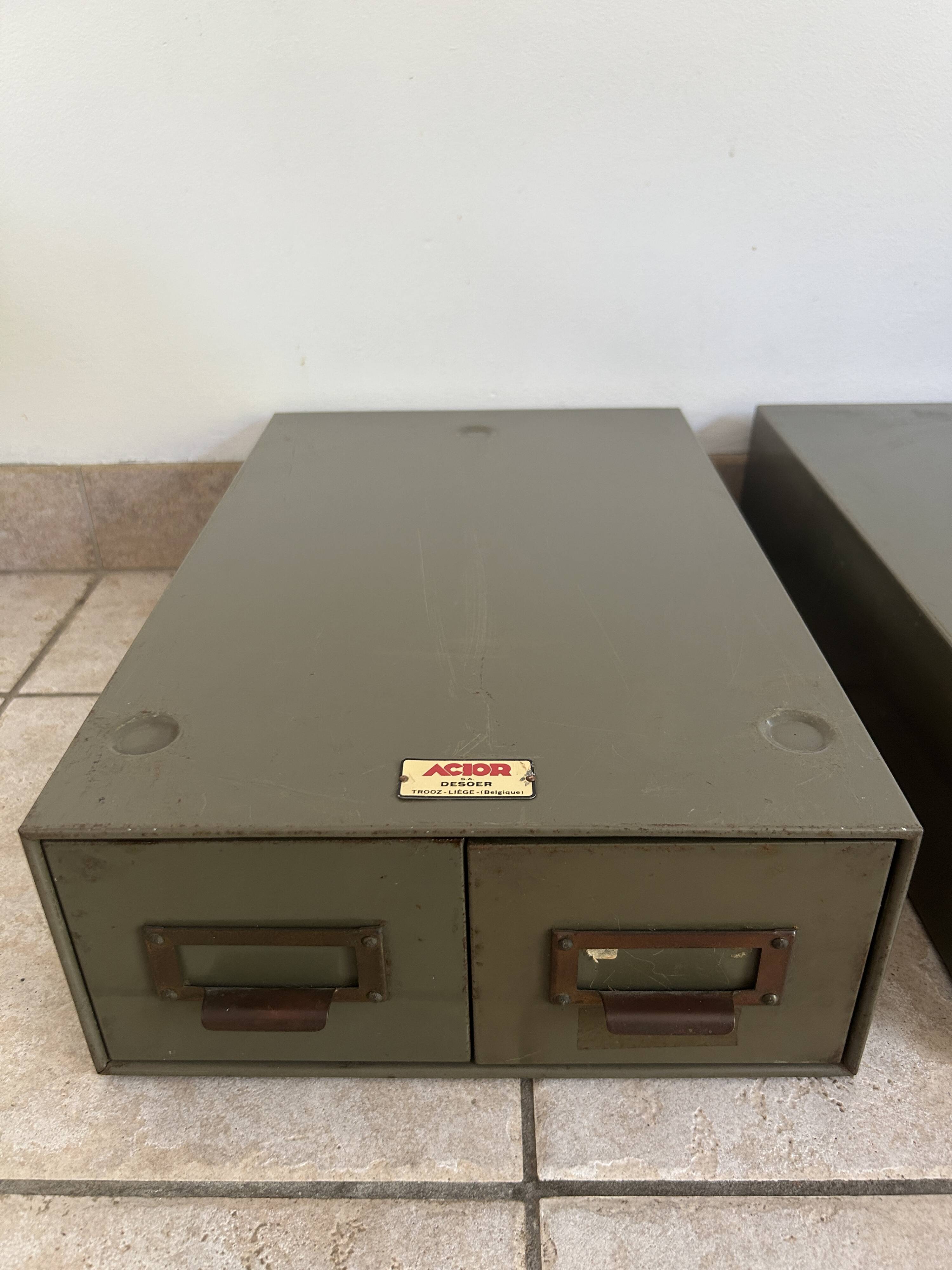 2 INDUSTRIAL lockers from the ACIOR brand