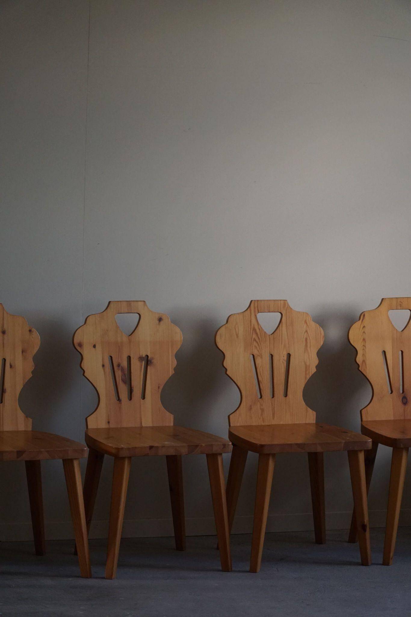 Set of 6 pine chairs