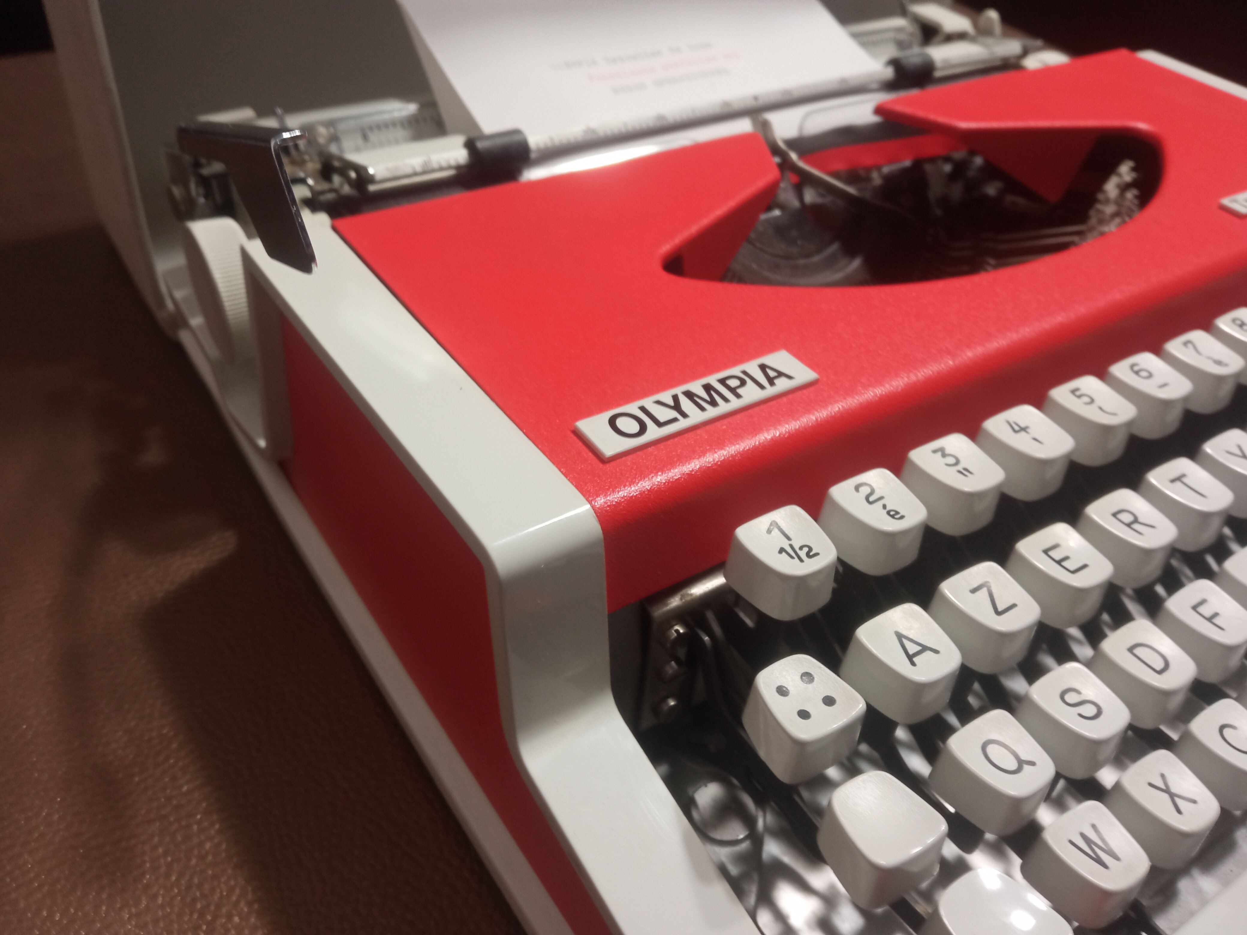 Olympia Traveller Luxe Typewriter Vermilion Red