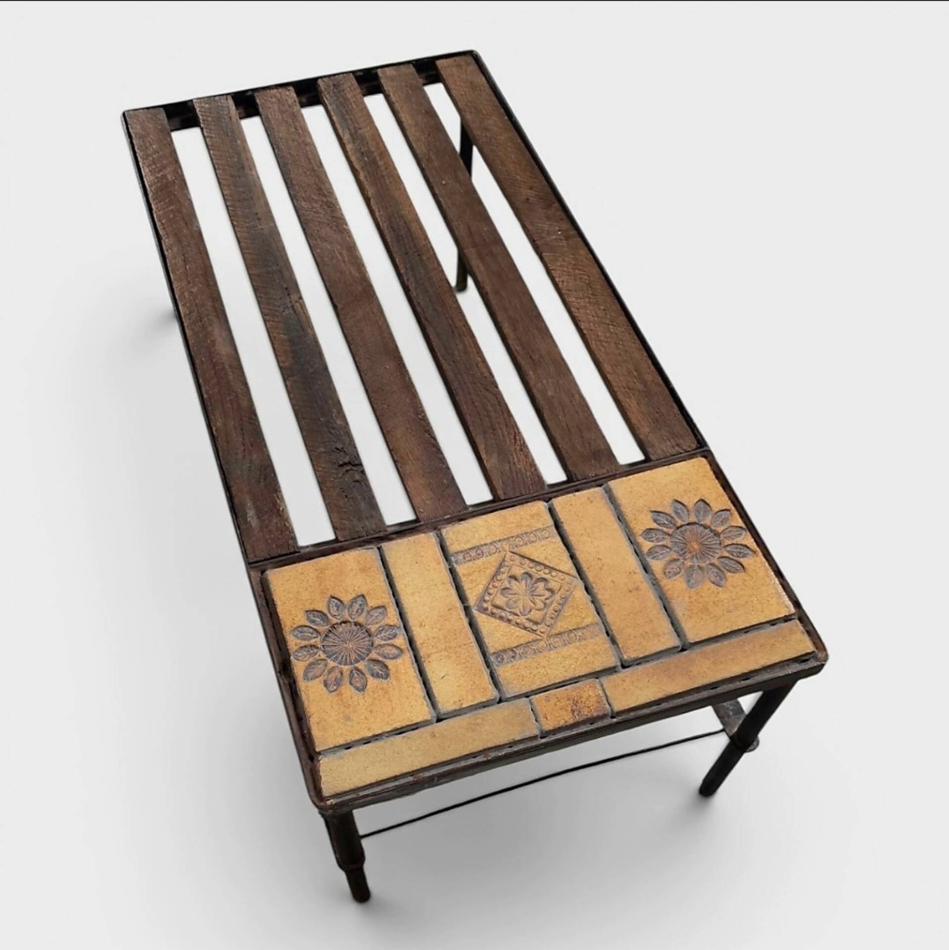 Table basse Roger Capron en céramique et bois – Circa 1960
