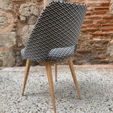 Chaise tonneau retapissée