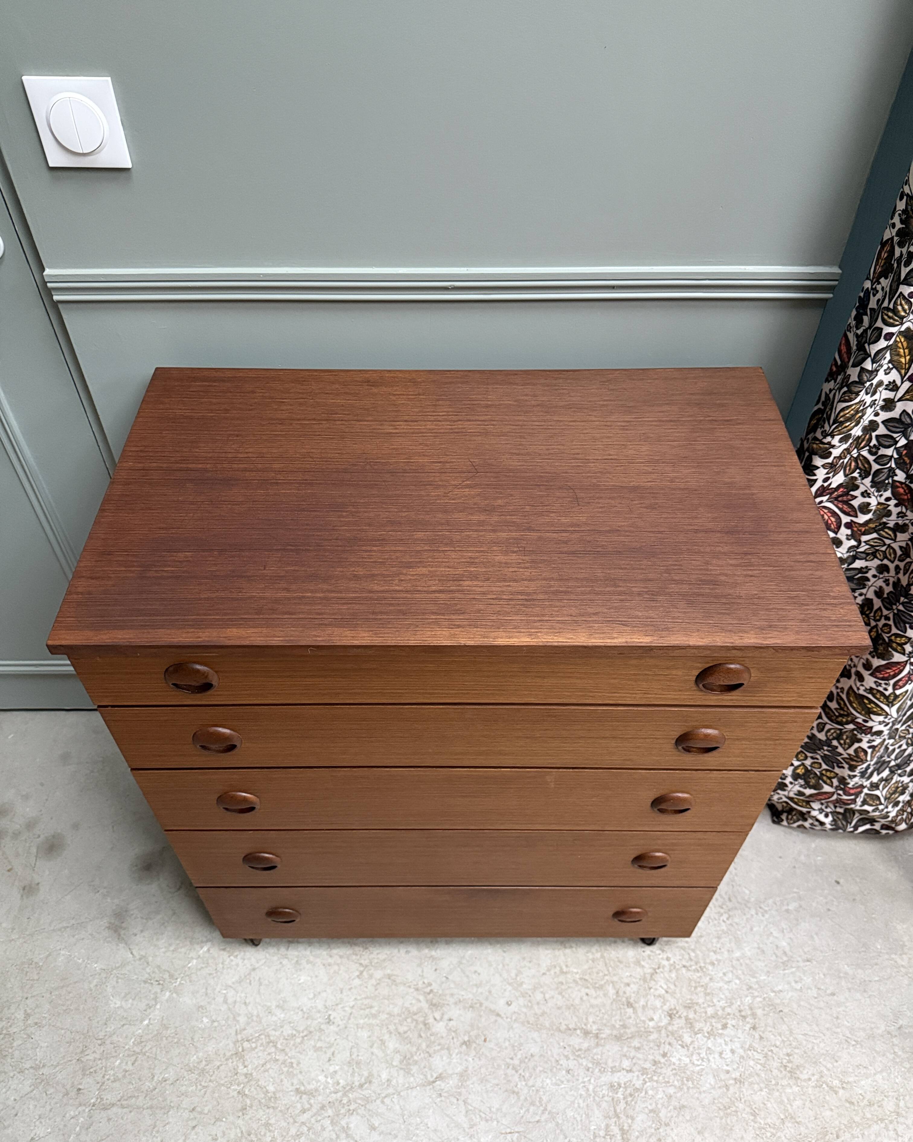 Scandinavian commode Schreiber