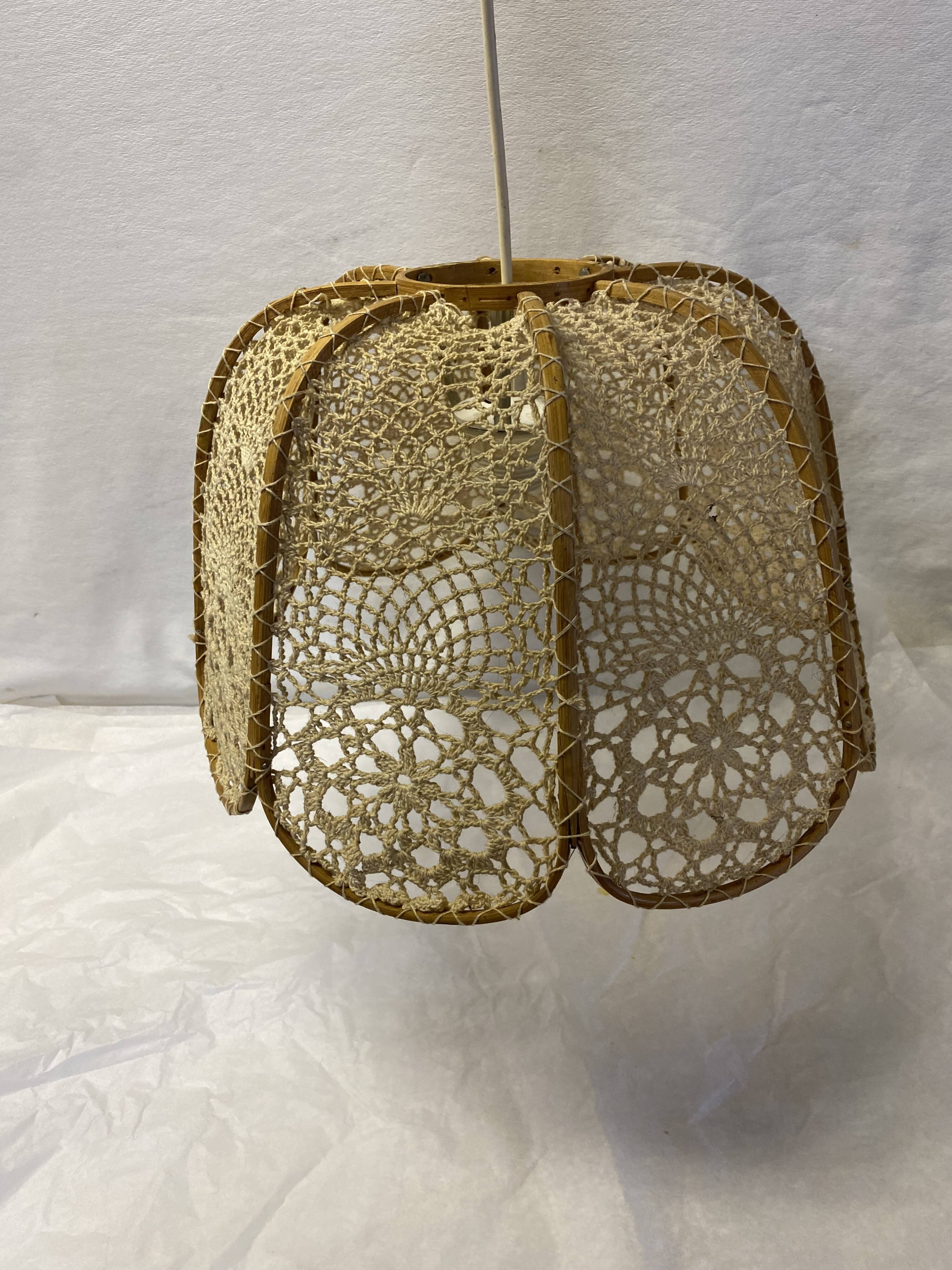 Lace and wood pendant lamp