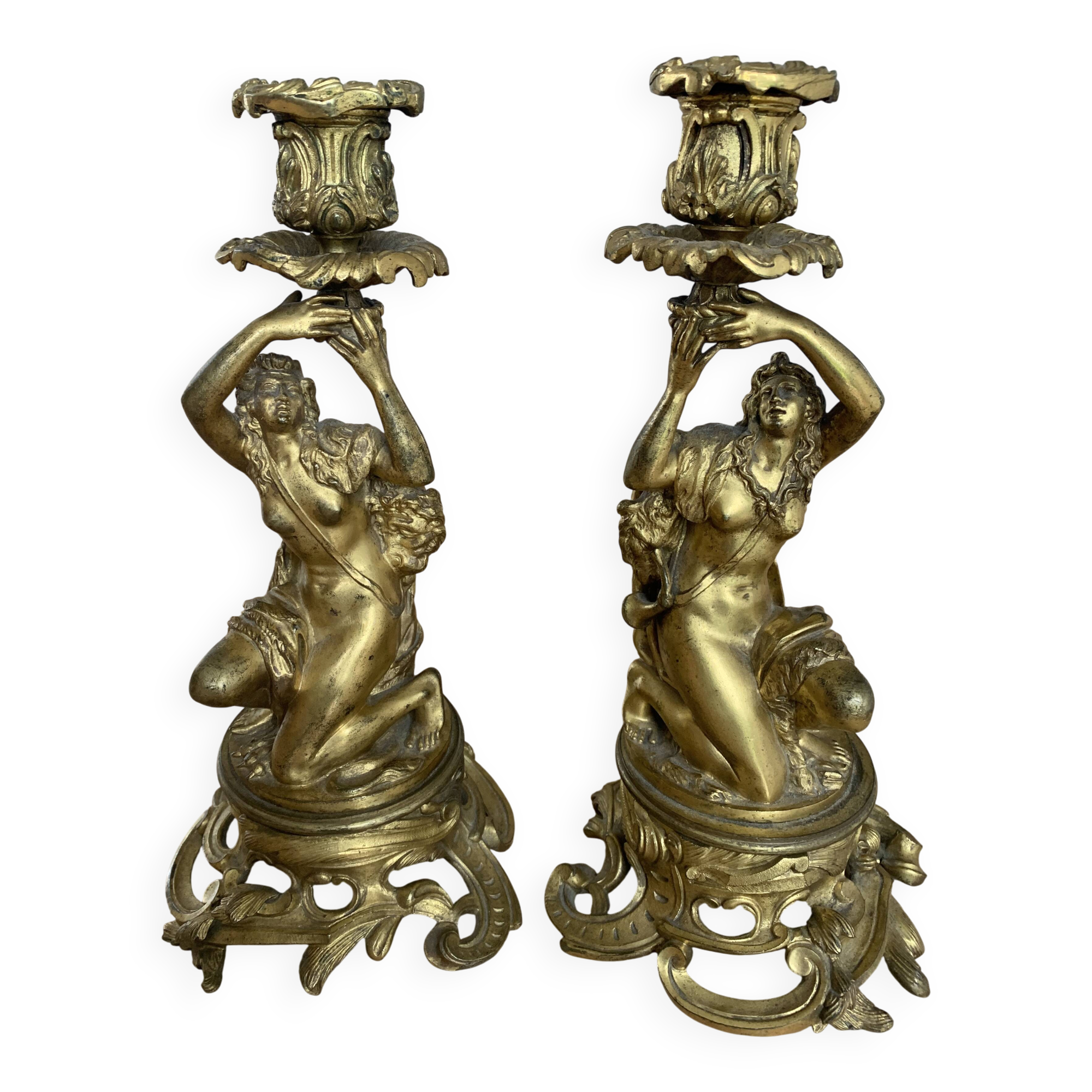 Paire de candélabres en bronze doré (ormulu) du 19e siècle.