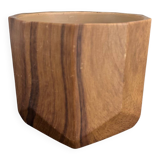 Ceramic flowerpot with wood decor