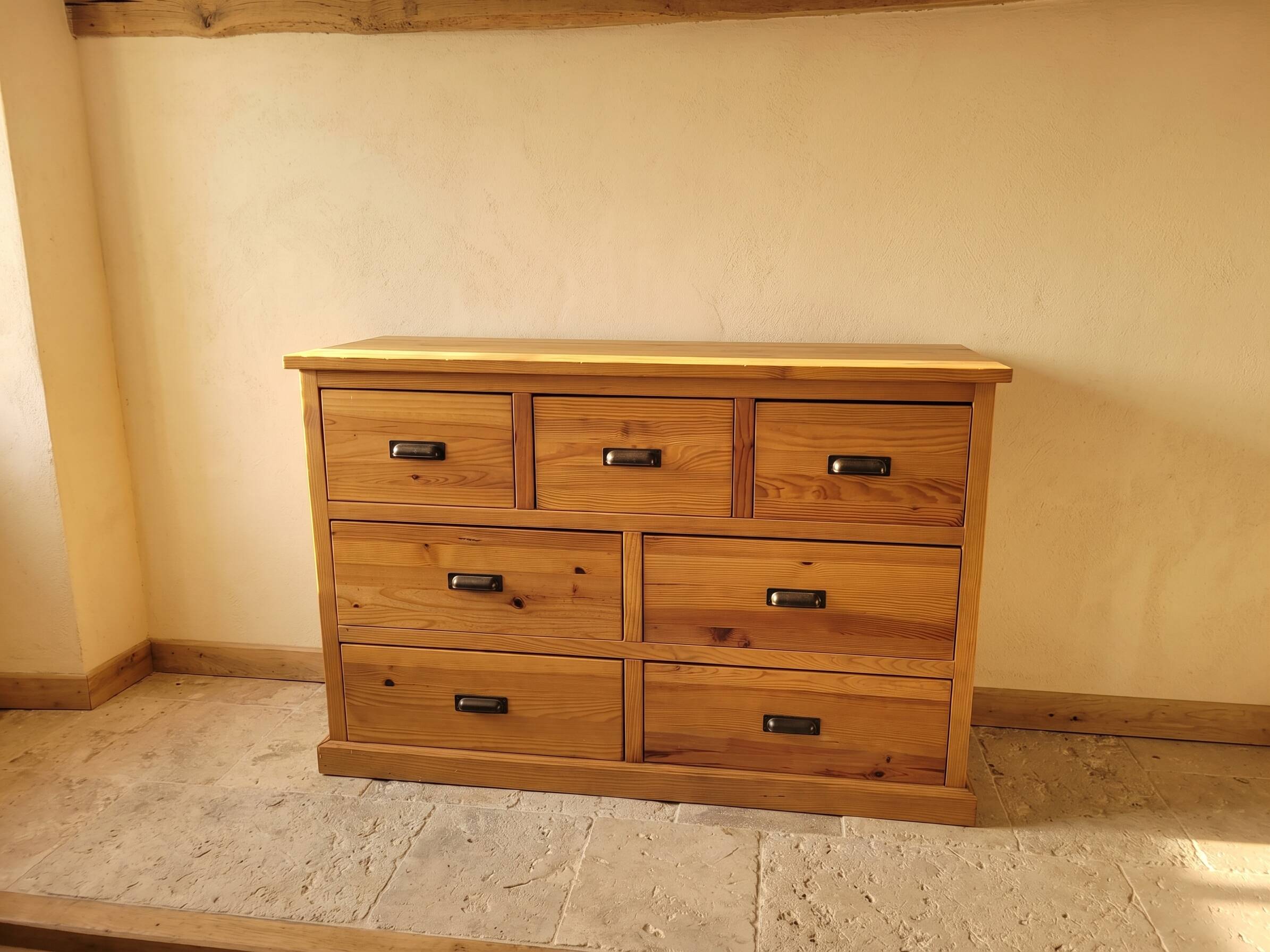 Grande commode 7 tiroirs en pin massif – Style Rustique / Apothicaire