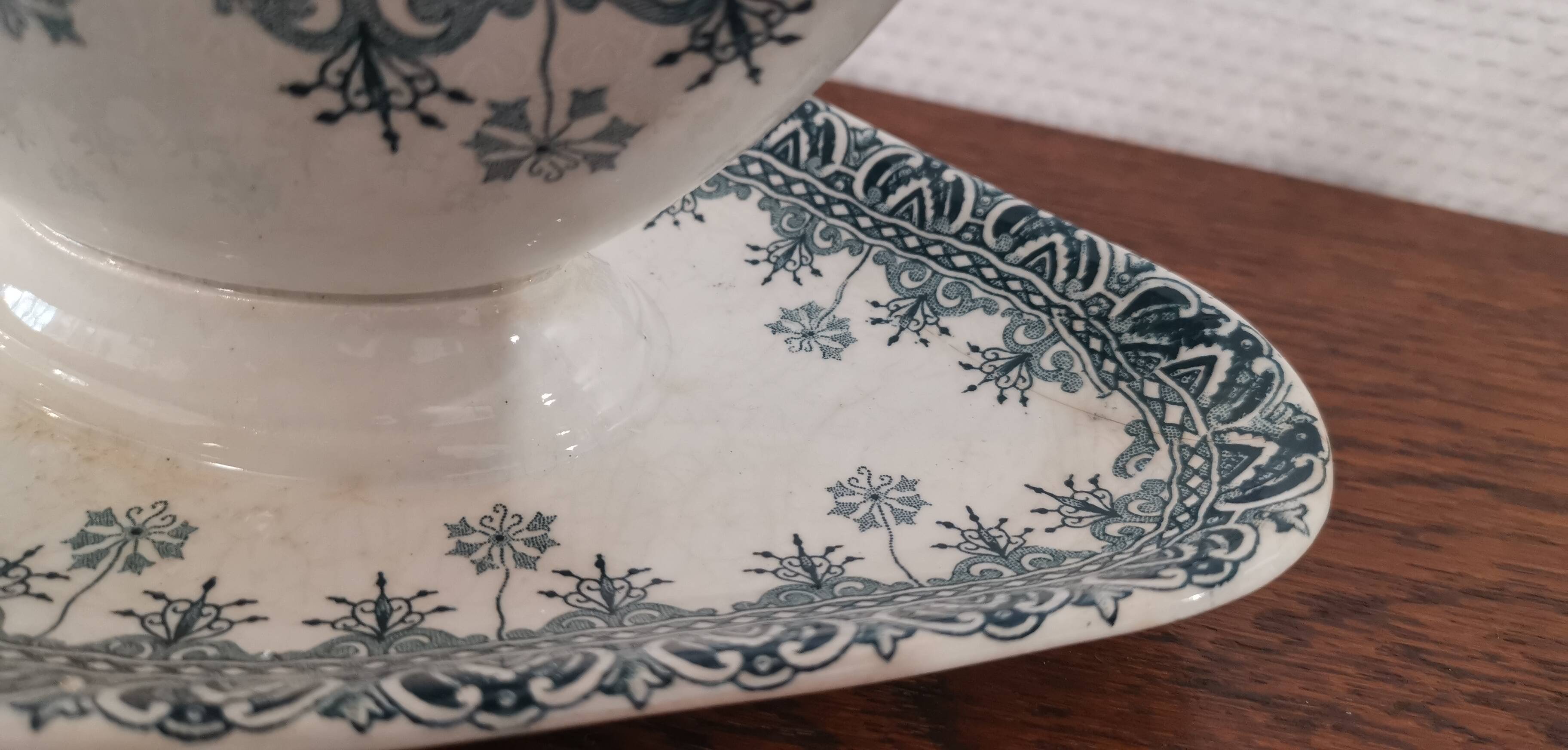 Old earthenware gravy boat "Société Anonyme" St Amand et Hamage