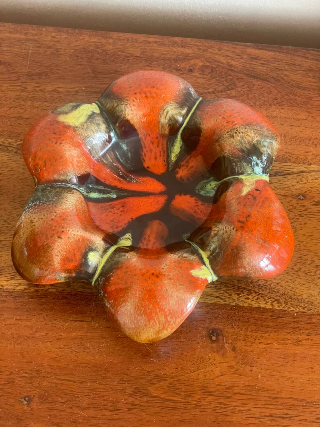 Vallauris flower emptier