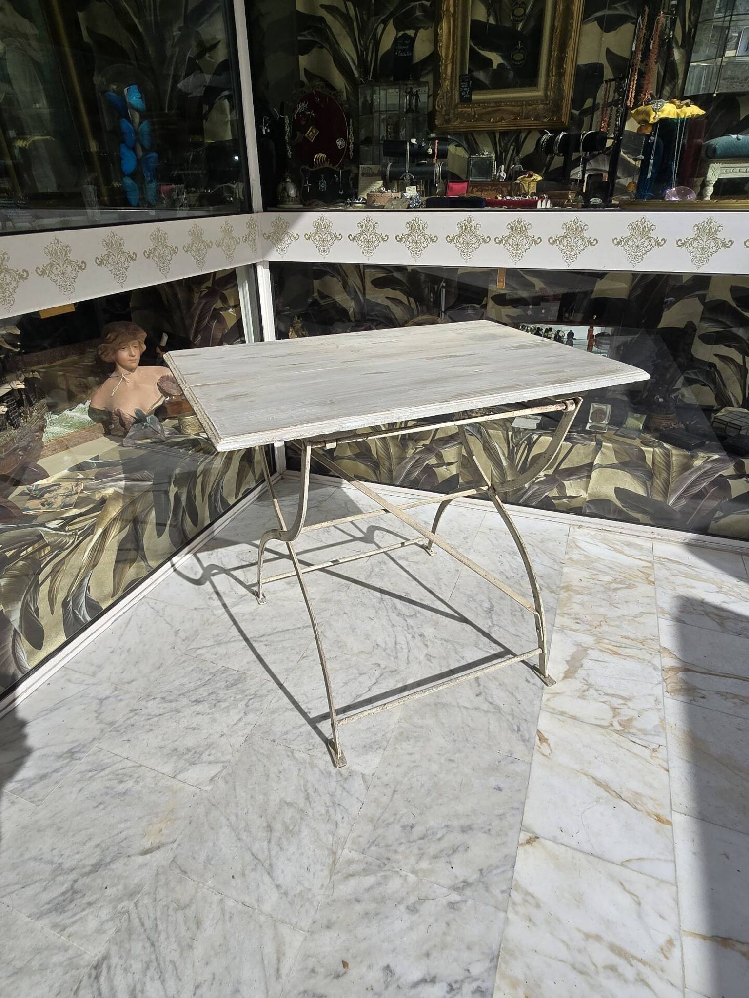 Ancienne table pliante
