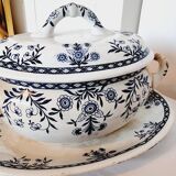 Antique Saucer Boat in Blue and White Porcelain with Floral Decor from France, 19th century