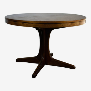 Baumann extendable round table